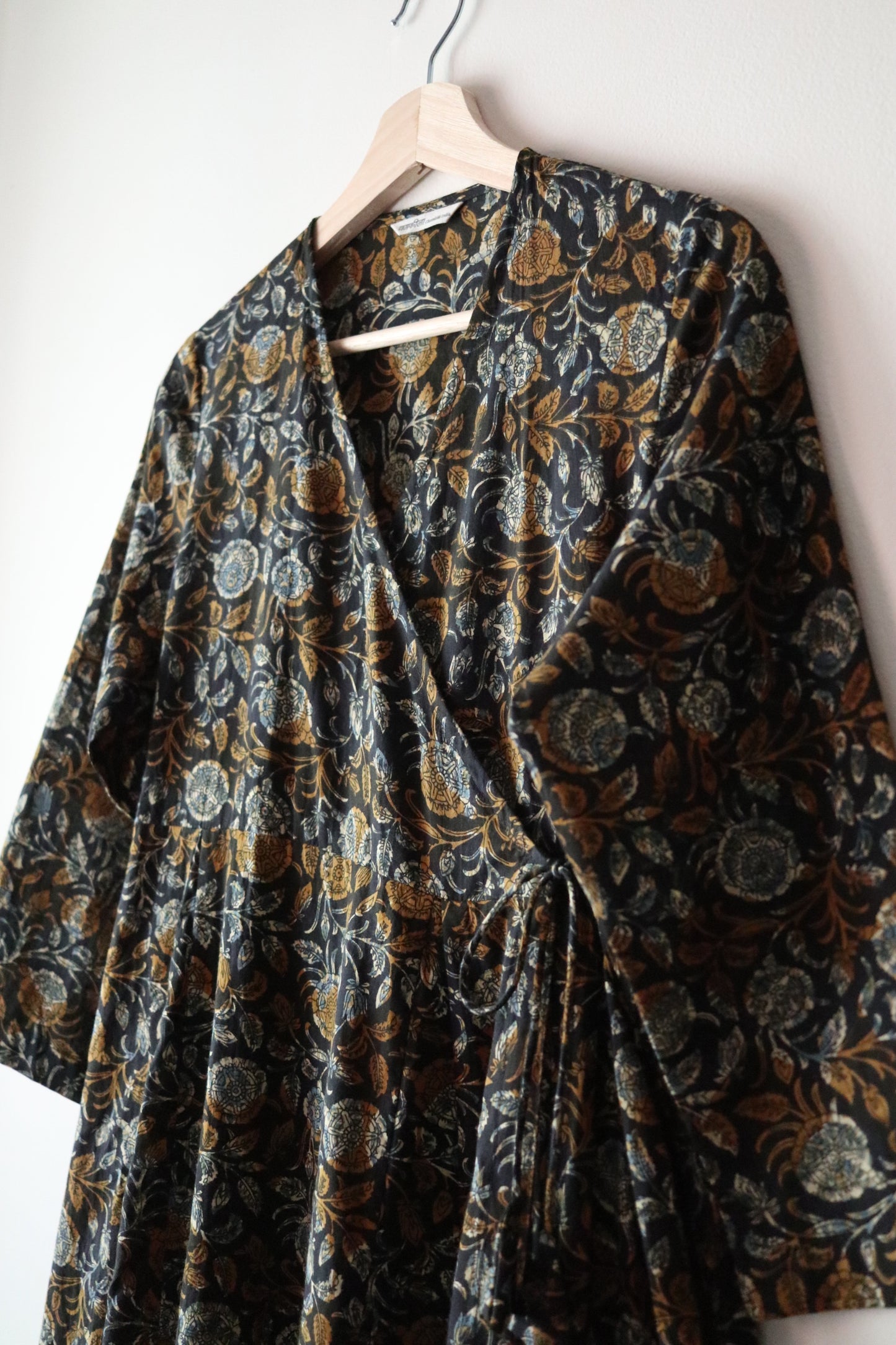 【12/10 (水) 21:00 JST 販売開始】Drape Wrap Dress [ドレープラップドレス]