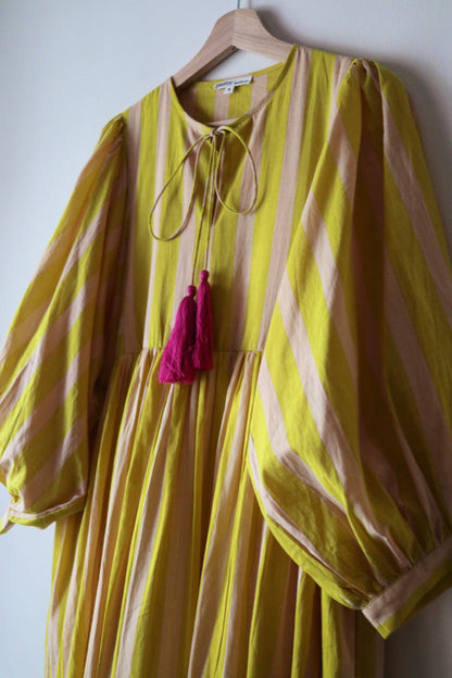Balloon sleeve dress