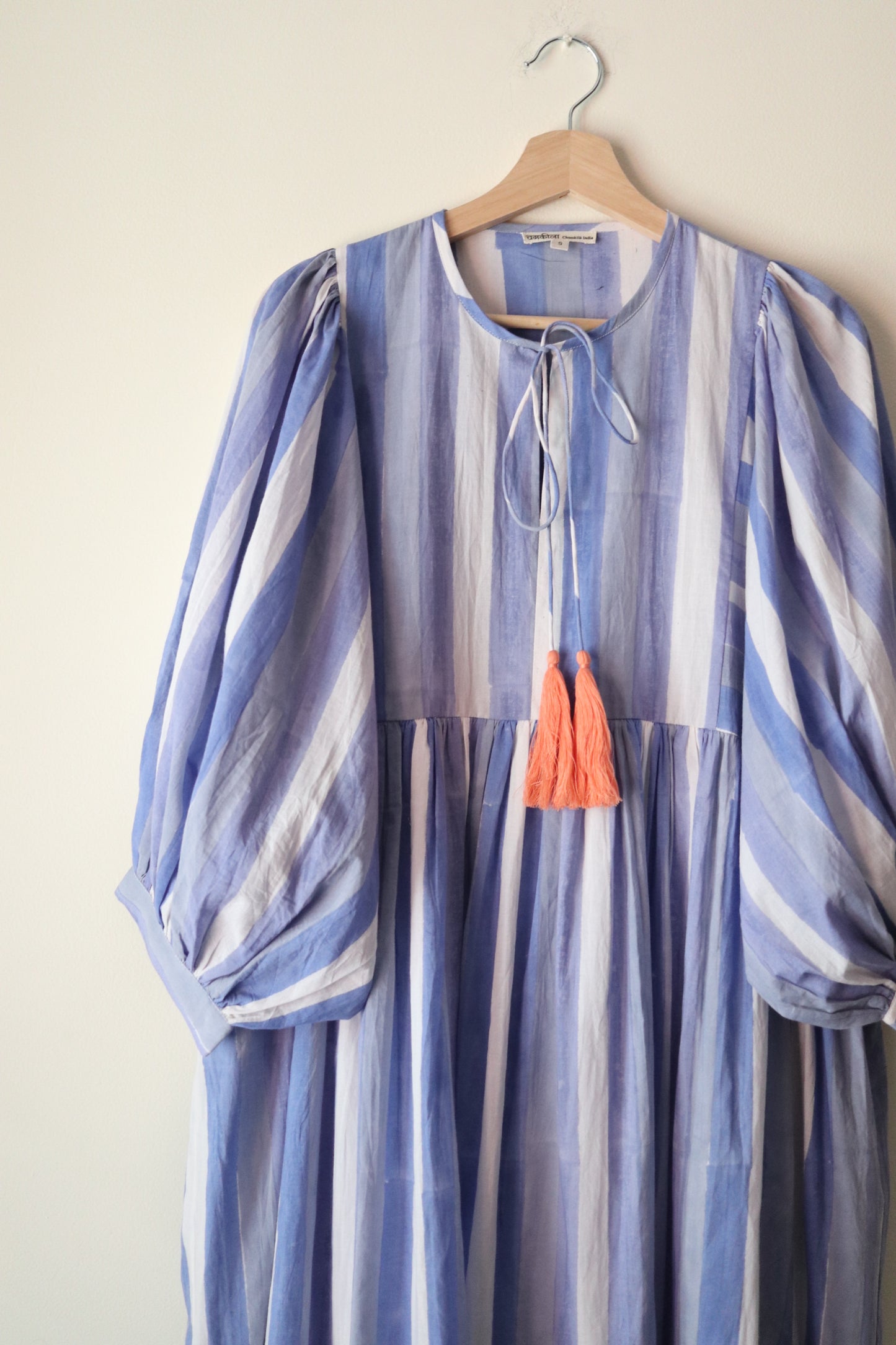 Balloon sleeve dress