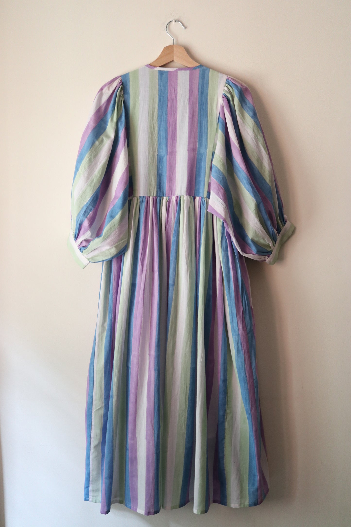 Balloon sleeve dress