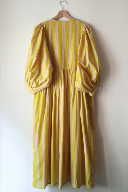 Balloon sleeve dress