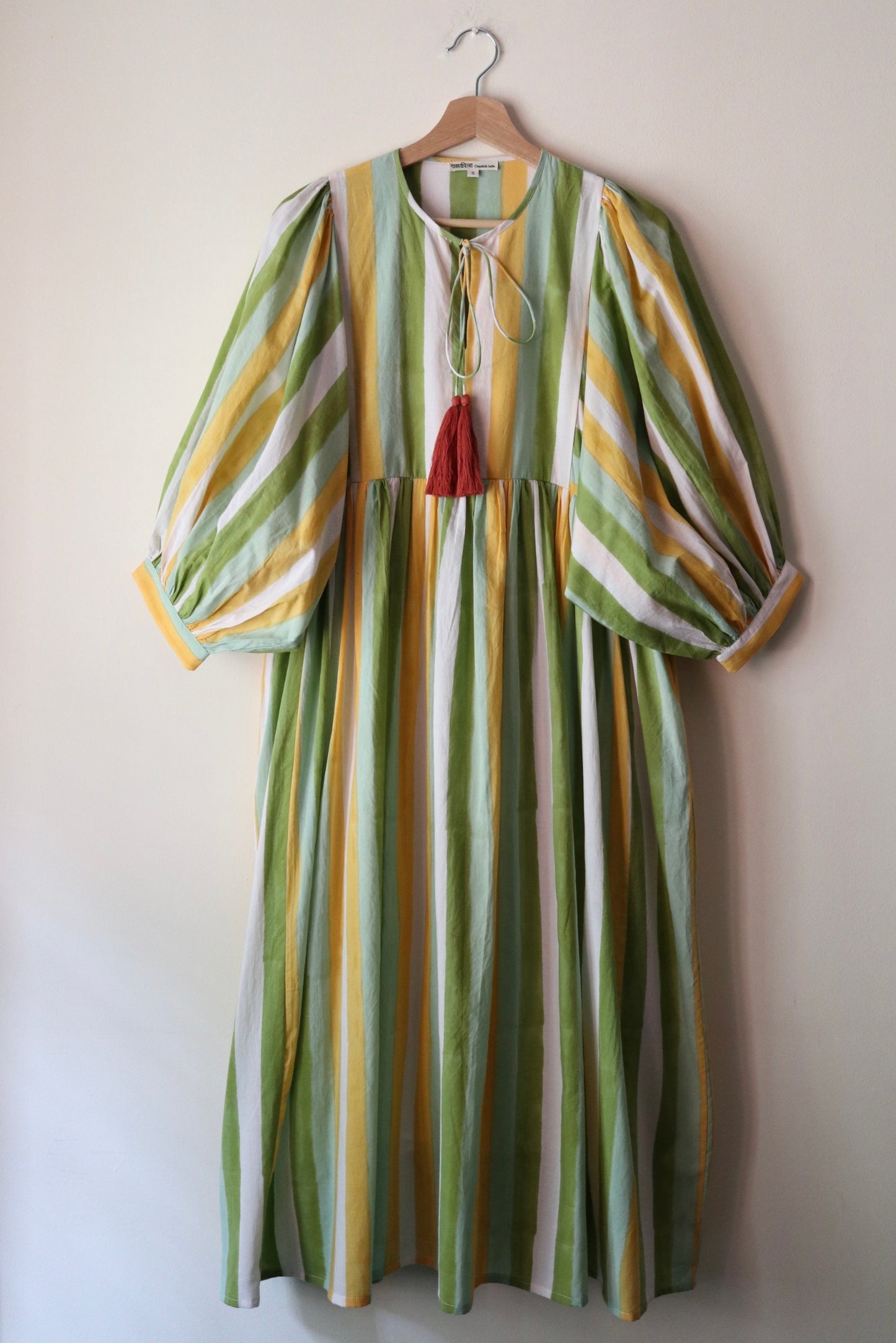 【3/1 (日) 11:30am JST 販売開始】Balloon sleeve dress