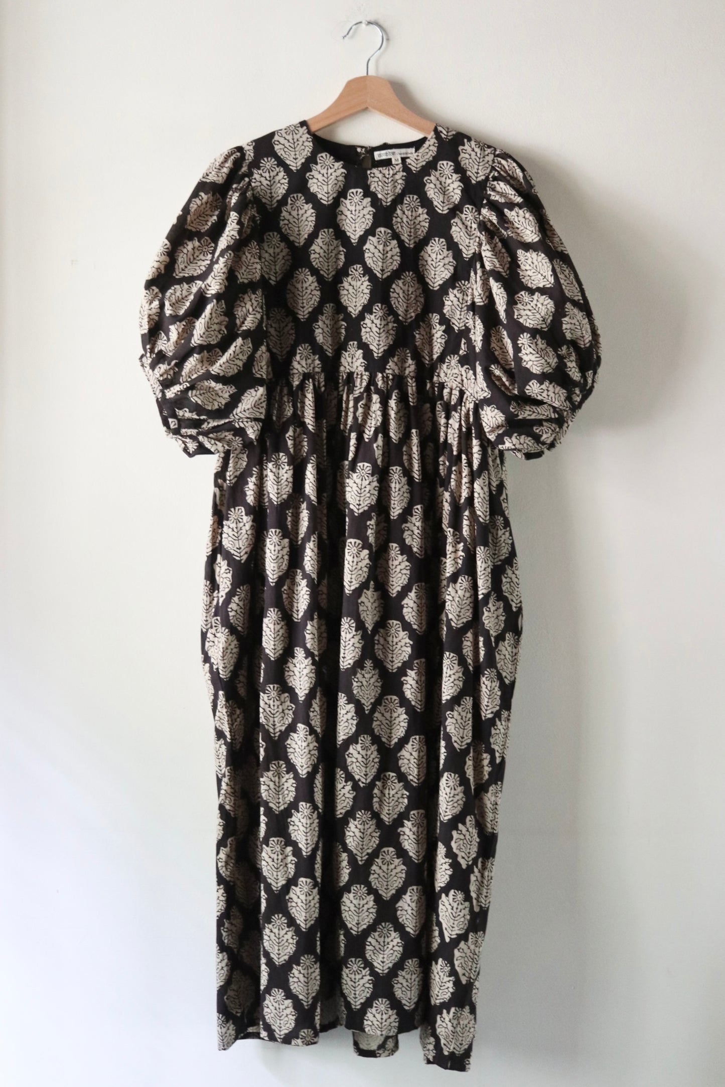 【7/23(木)21:00 JST 販売開始】Puff Sleeve Dress [パフ スリーブ ドレス]