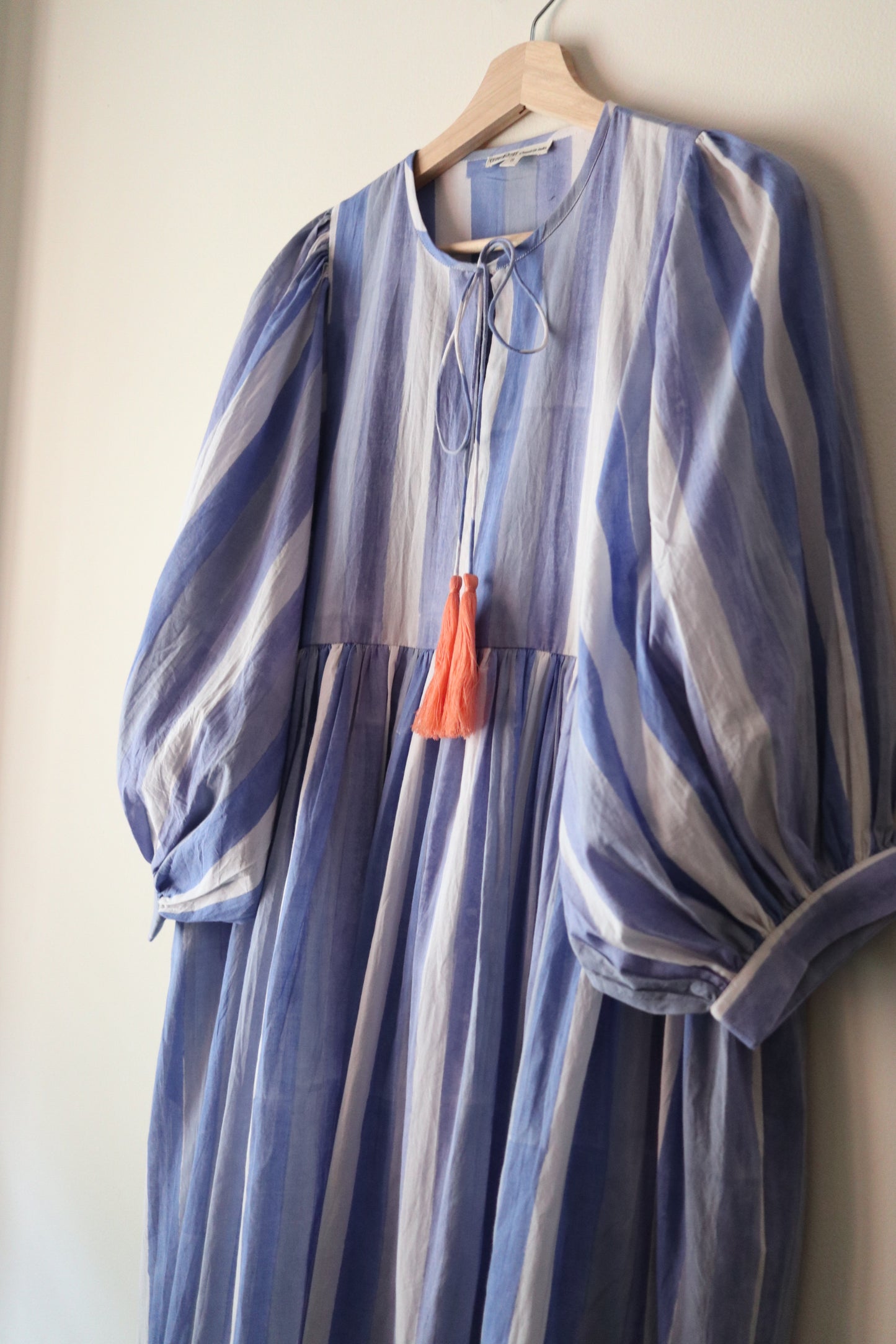 Balloon sleeve dress