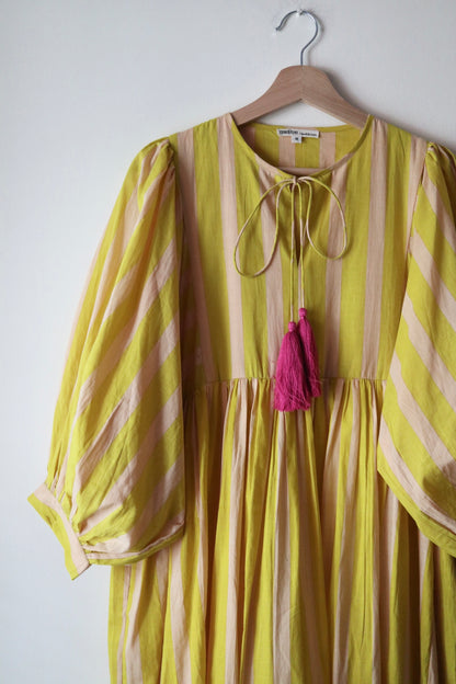 Balloon sleeve dress
