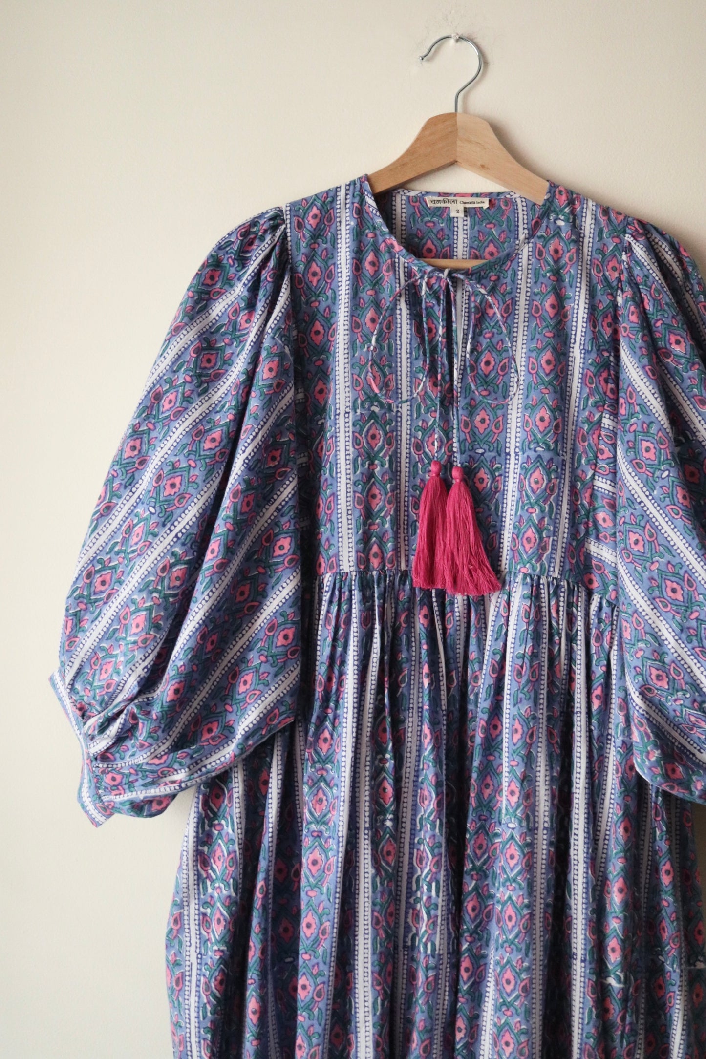 【3/1 (日) 11:30am JST 販売開始】Balloon sleeve dress