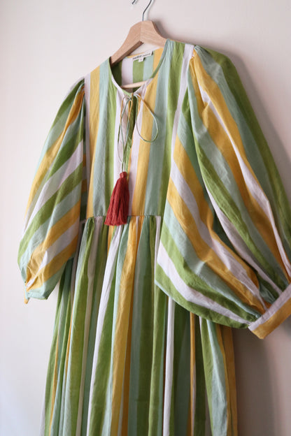 【3/1 (日) 11:30am JST 販売開始】Balloon sleeve dress