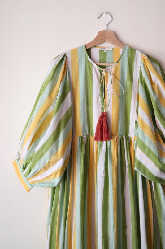 【3/1 (日) 11:30am JST 販売開始】Balloon sleeve dress