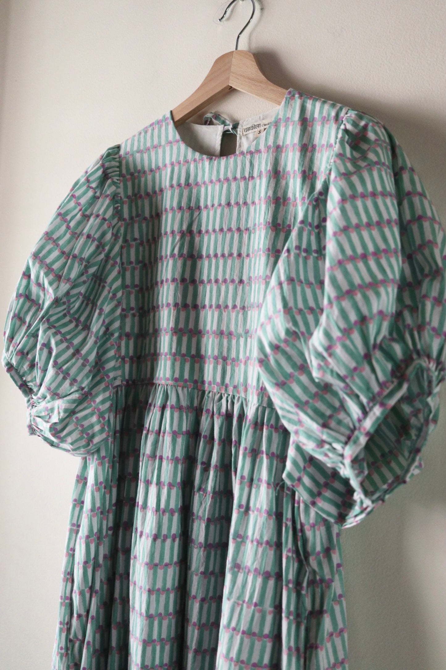 【7/23(木)21:00 JST 販売開始】Puff Sleeve Dress [パフ スリーブ ドレス]