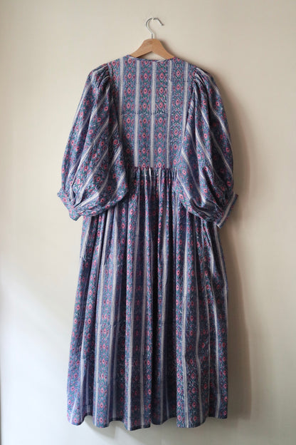 【3/1 (日) 11:30am JST 販売開始】Balloon sleeve dress