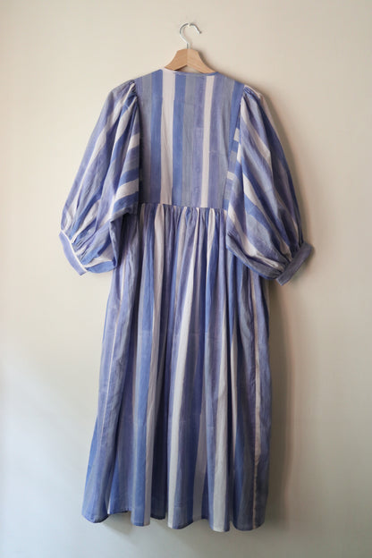 Balloon sleeve dress