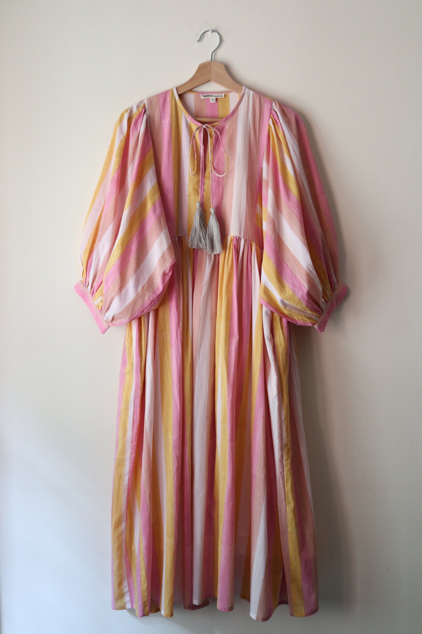 【3/1 (日) 11:30am JST 販売開始】Balloon sleeve dress