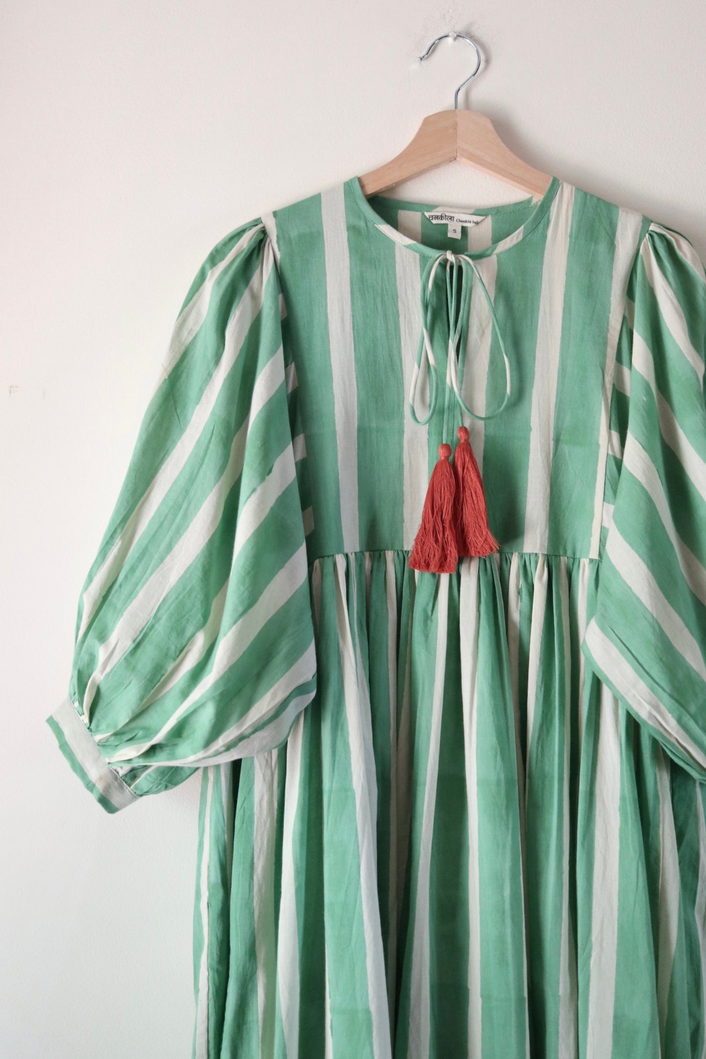 Balloon sleeve dress