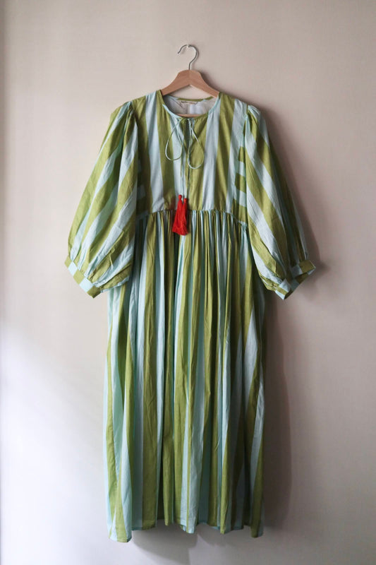 Balloon sleeve dress