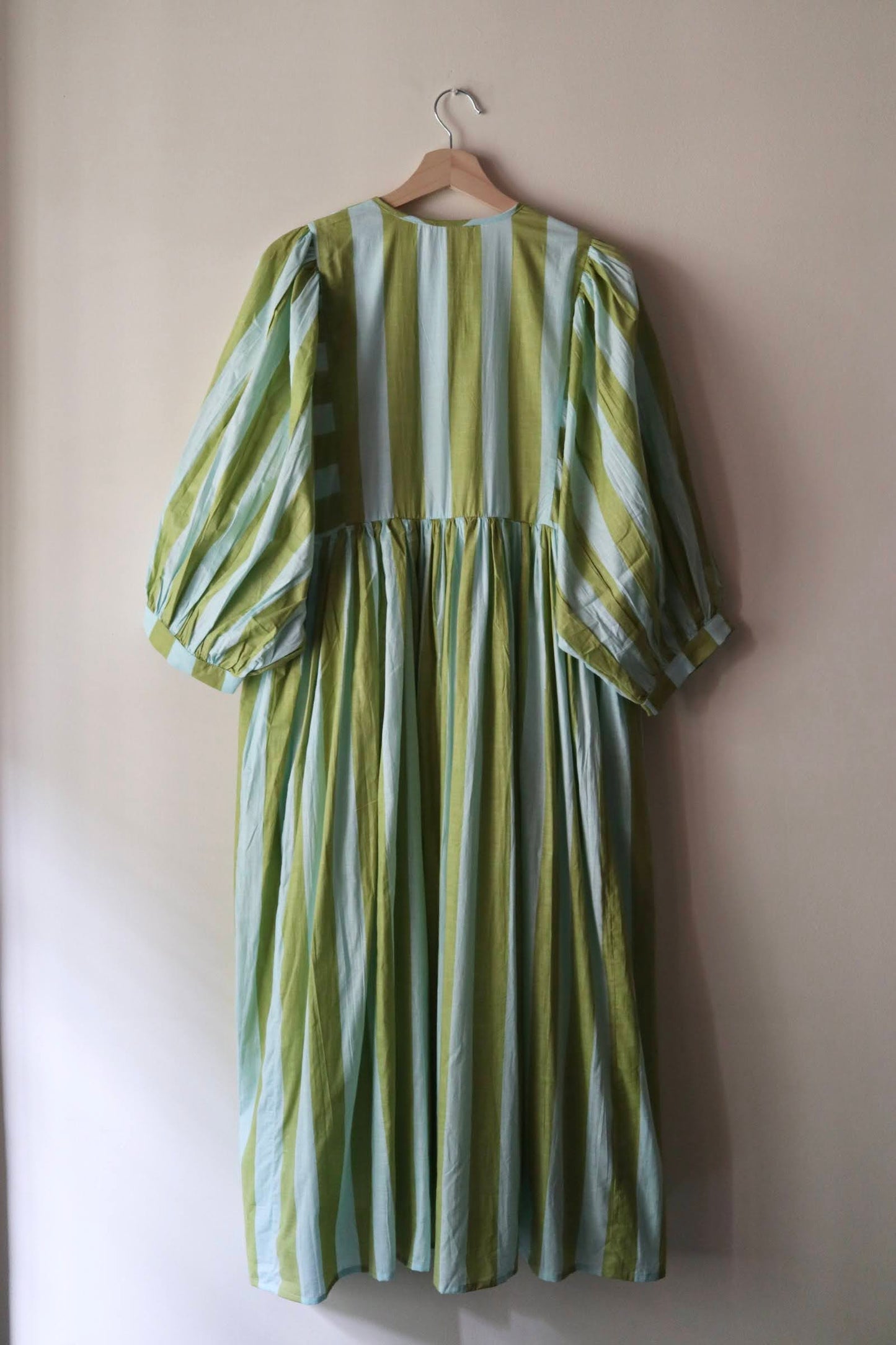Balloon sleeve dress
