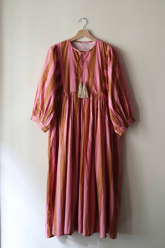 Balloon sleeve dress
