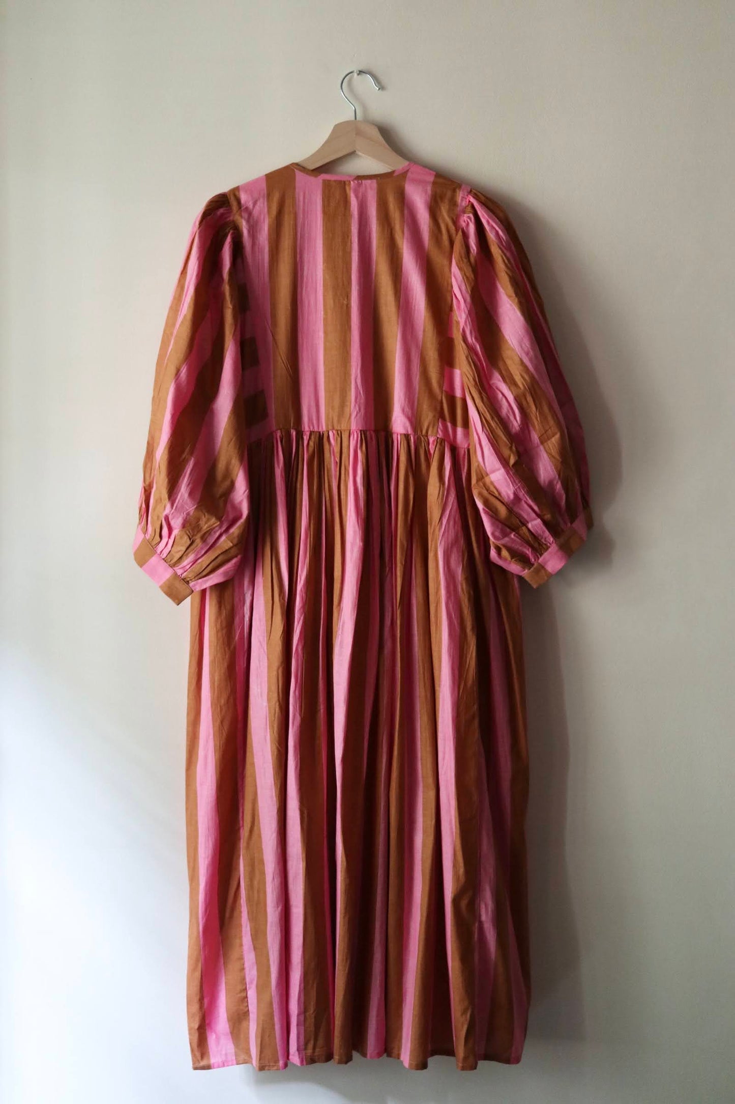 Balloon sleeve dress