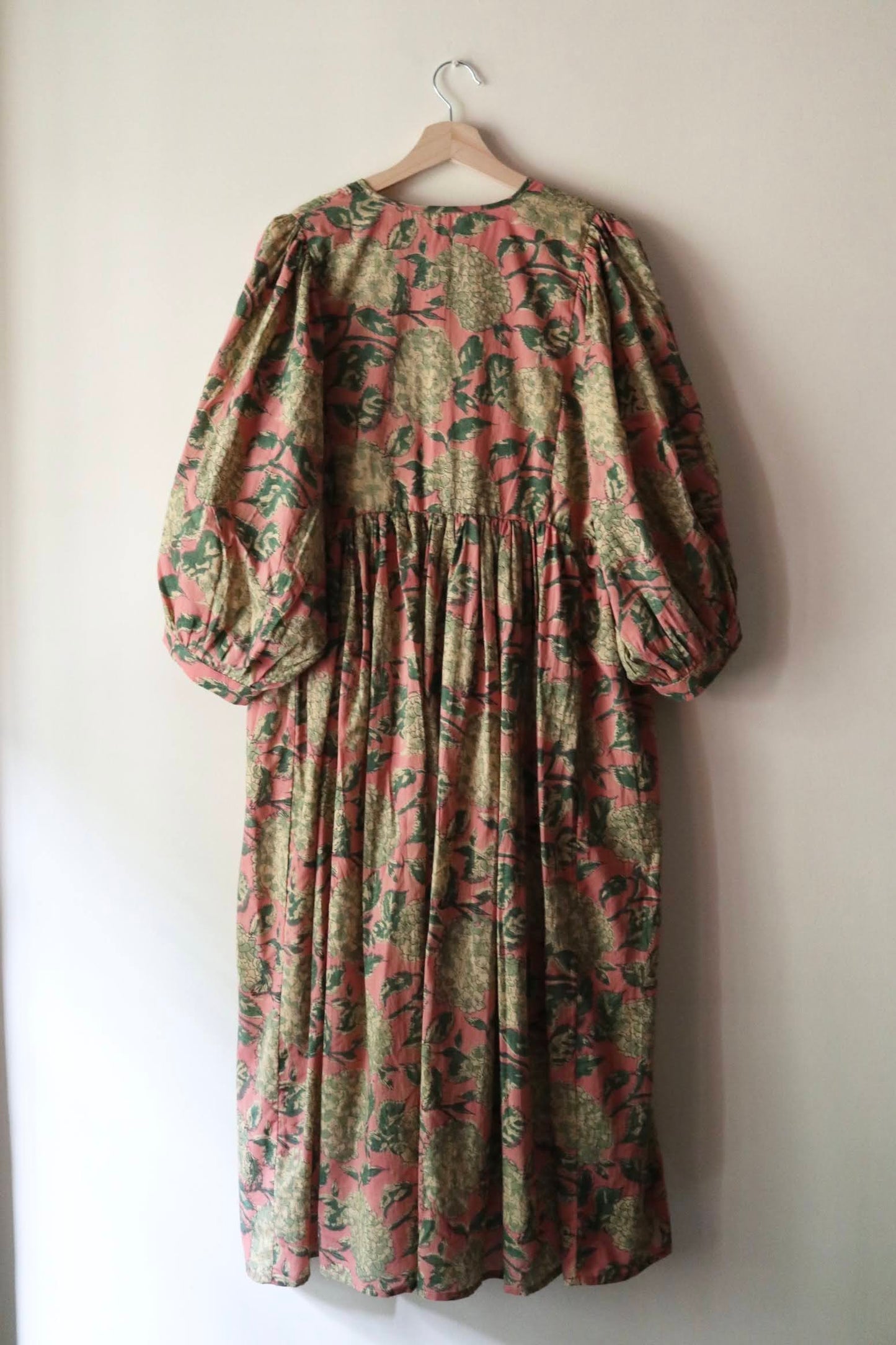 Balloon sleeve dress