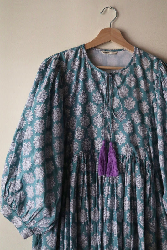 Balloon sleeve dress