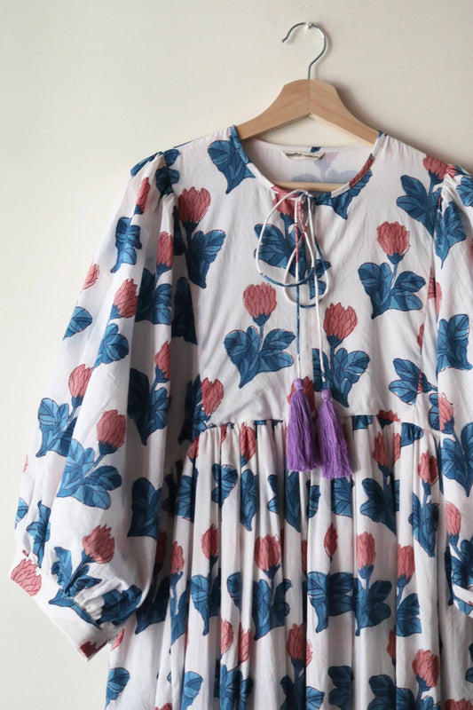 Balloon sleeve dress