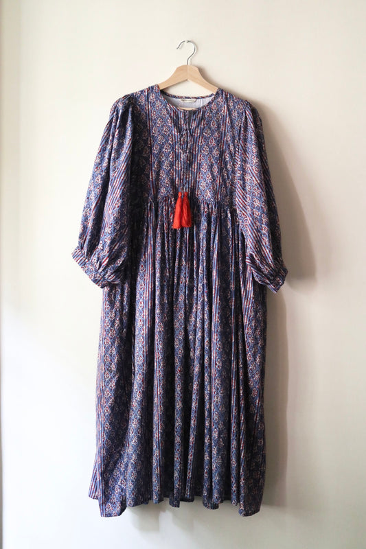 Balloon sleeve dress