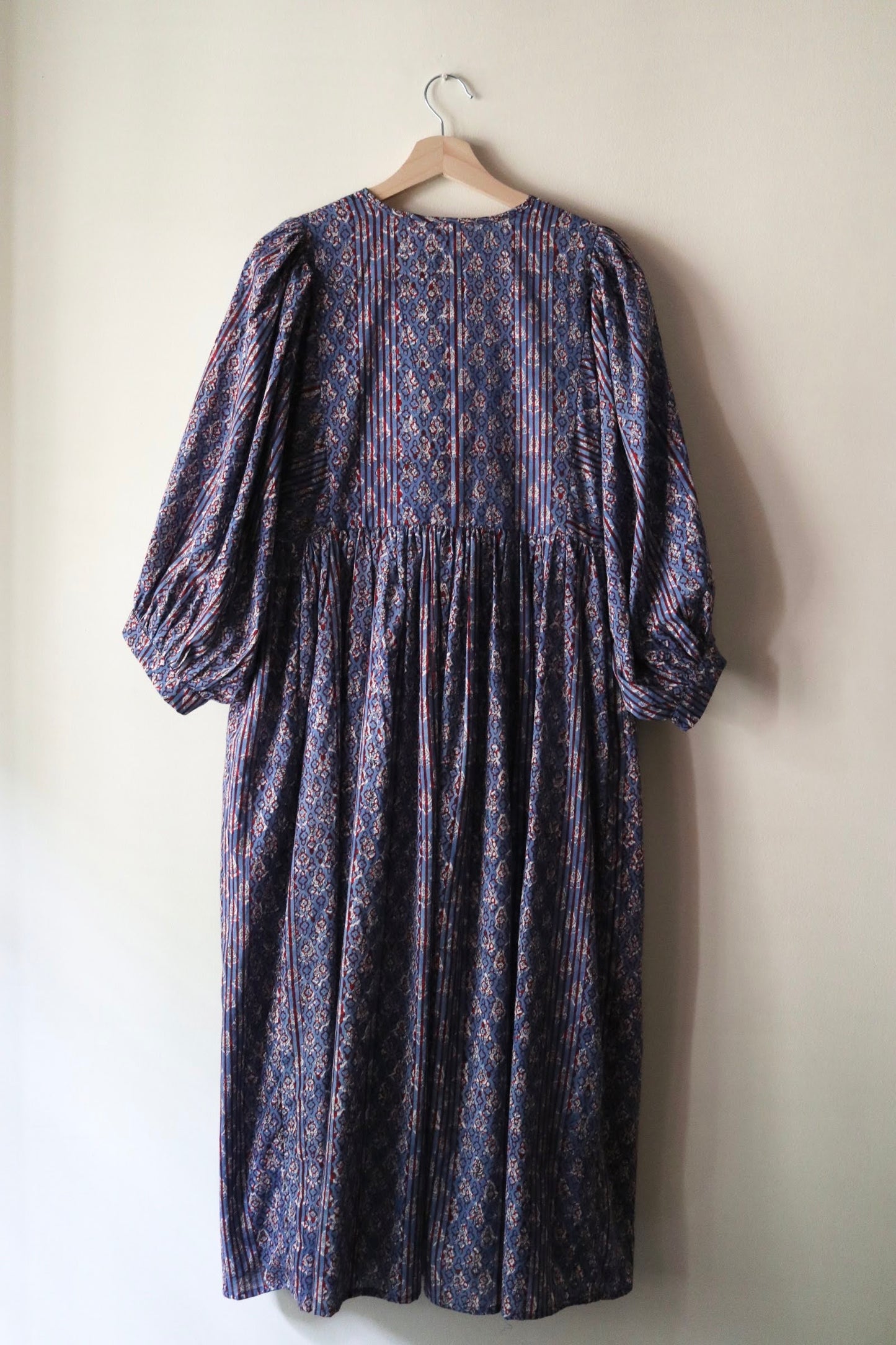 Balloon sleeve dress