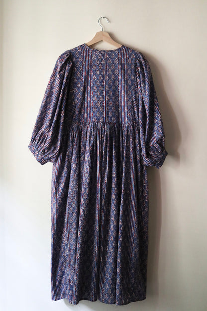 Balloon sleeve dress