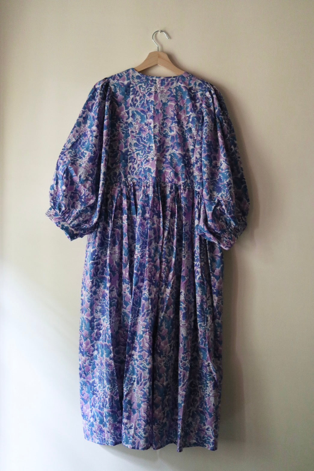 Balloon sleeve dress