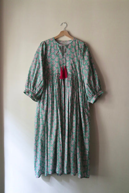 Baloon sleeve dress