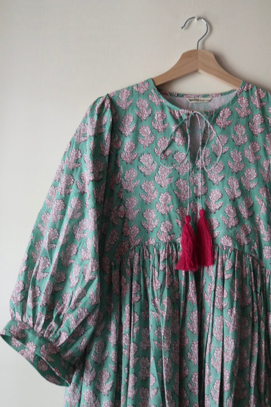 Baloon sleeve dress
