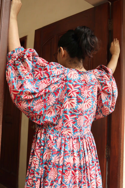 Balloon sleeve dress