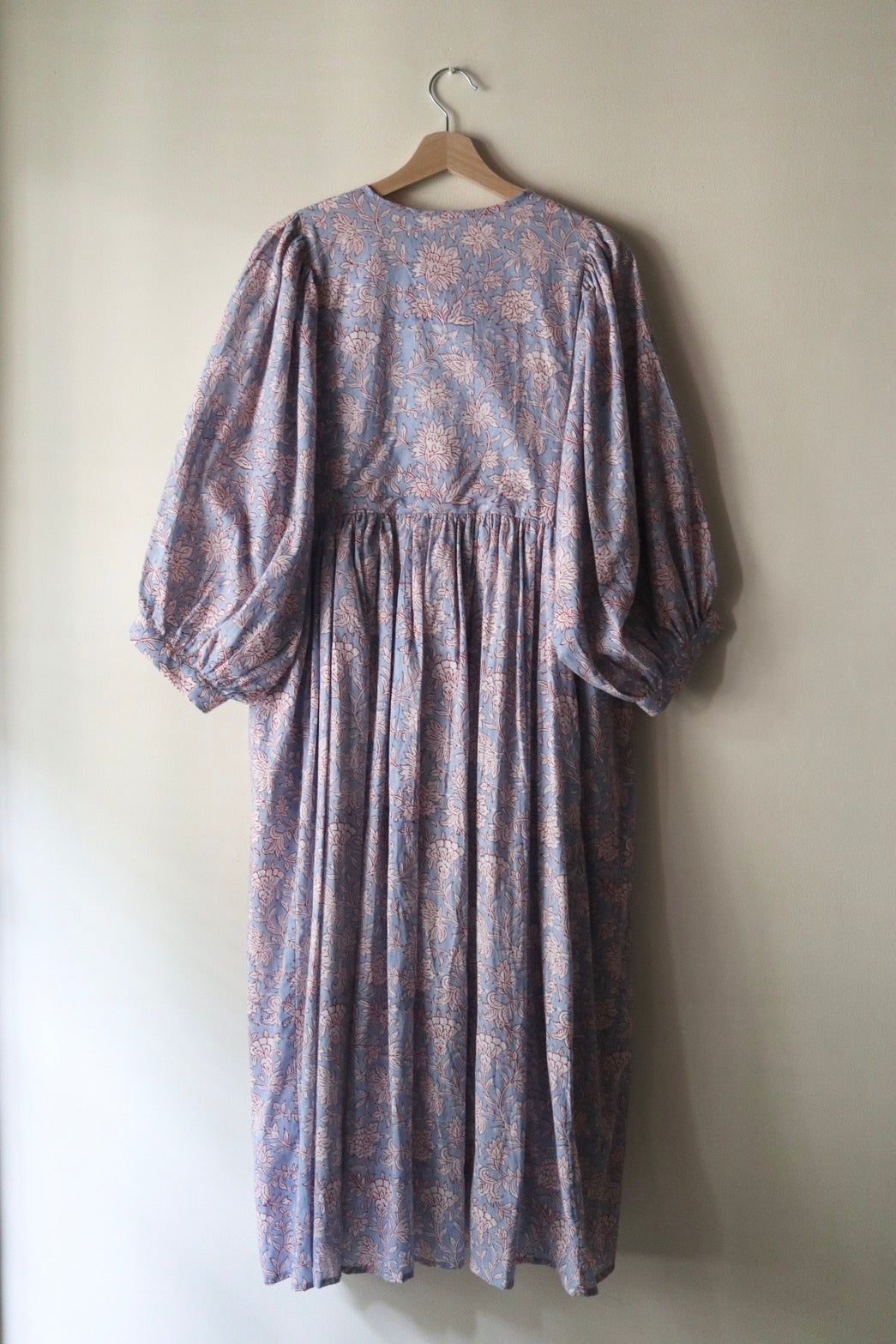 Balloon sleeve dress