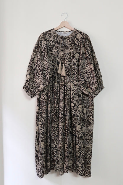 Balloon sleeve dress
