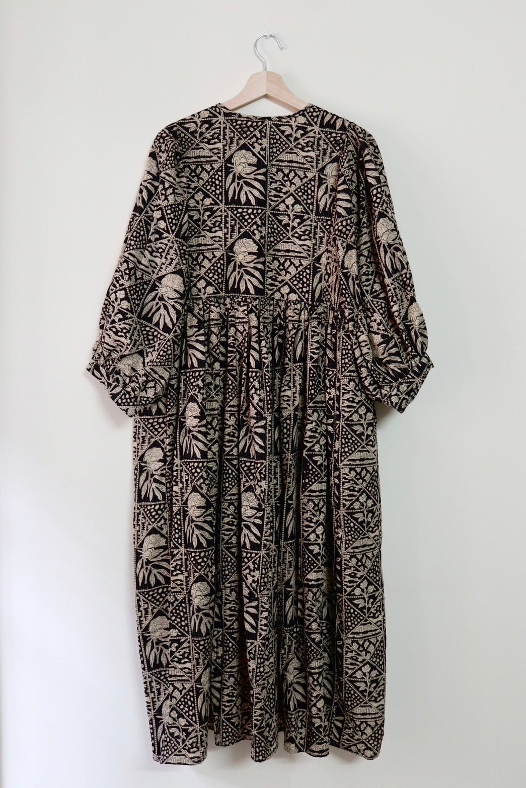 Balloon sleeve dress