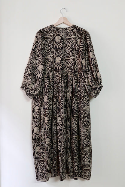 Balloon sleeve dress