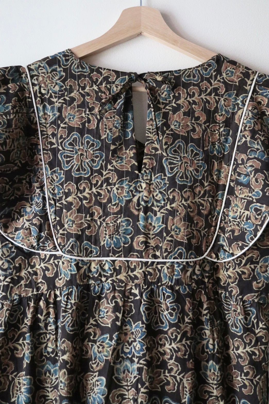 Yoke dress-flower-
