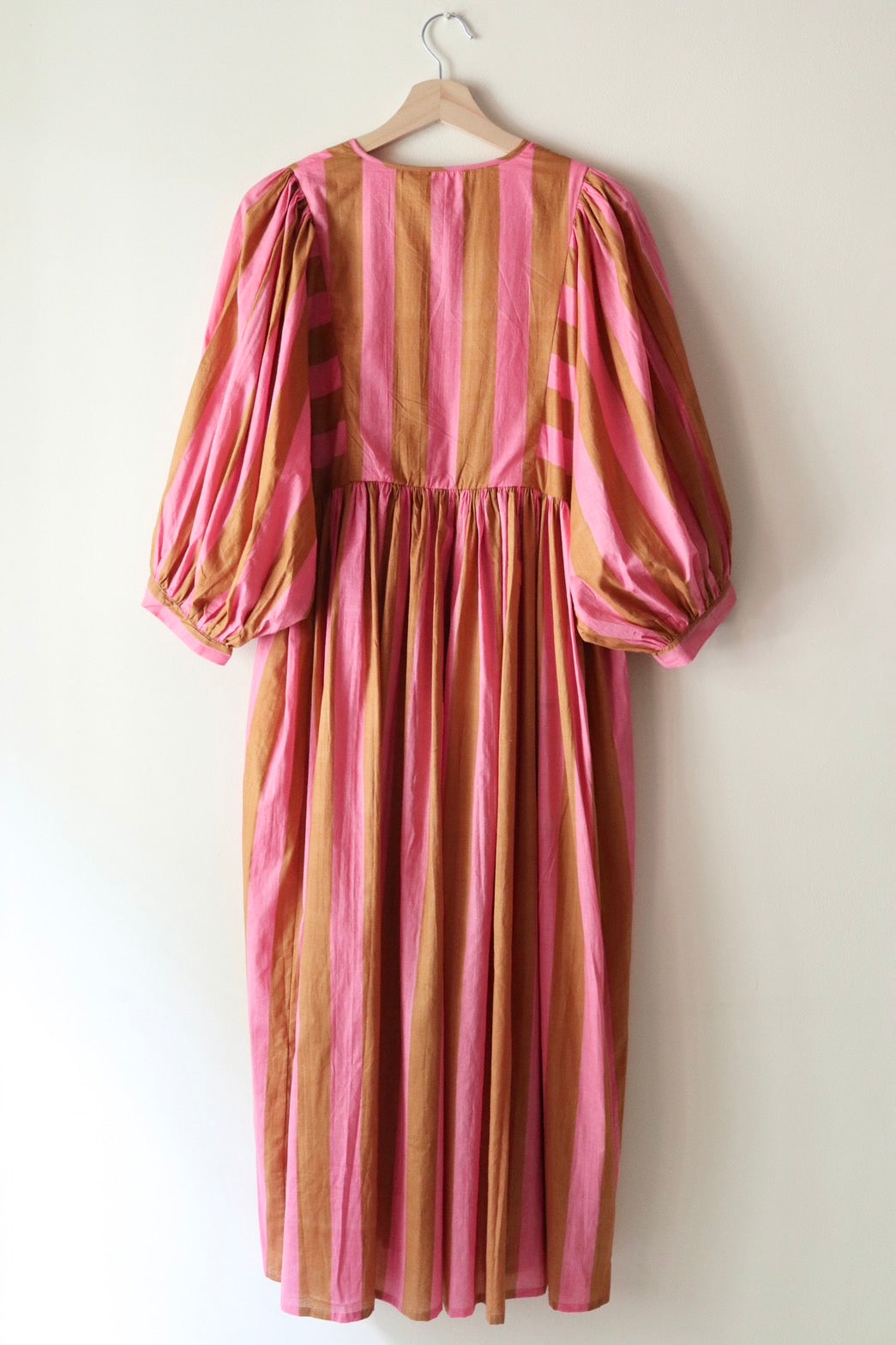 Balloon sleeve dress_ stripe pink
