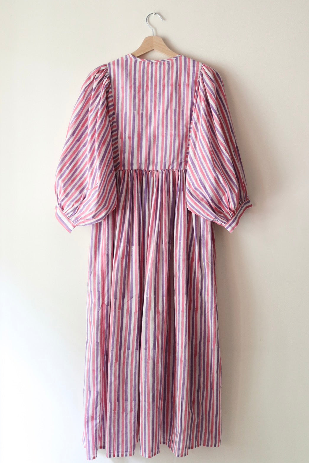 Balloon sleeve dress_ fine pink stripes