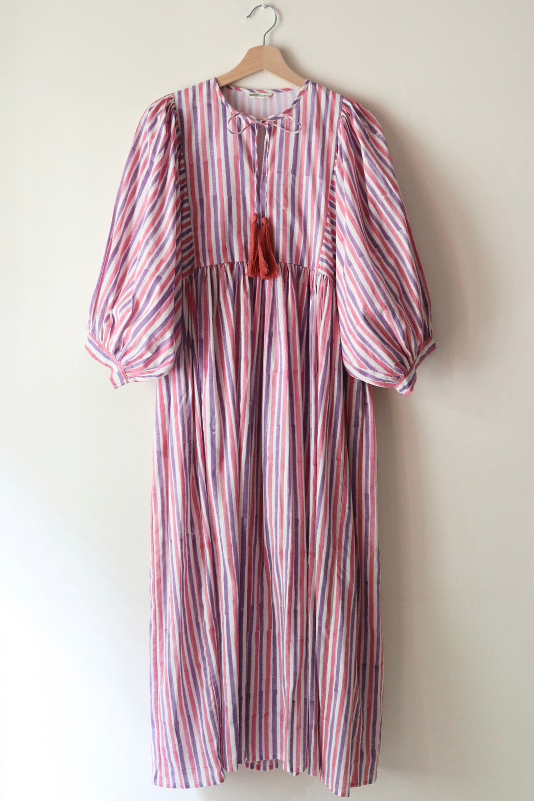 Balloon sleeve dress_ fine pink stripes