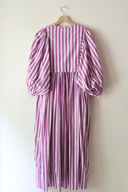 Balloon sleeve dress_ purple