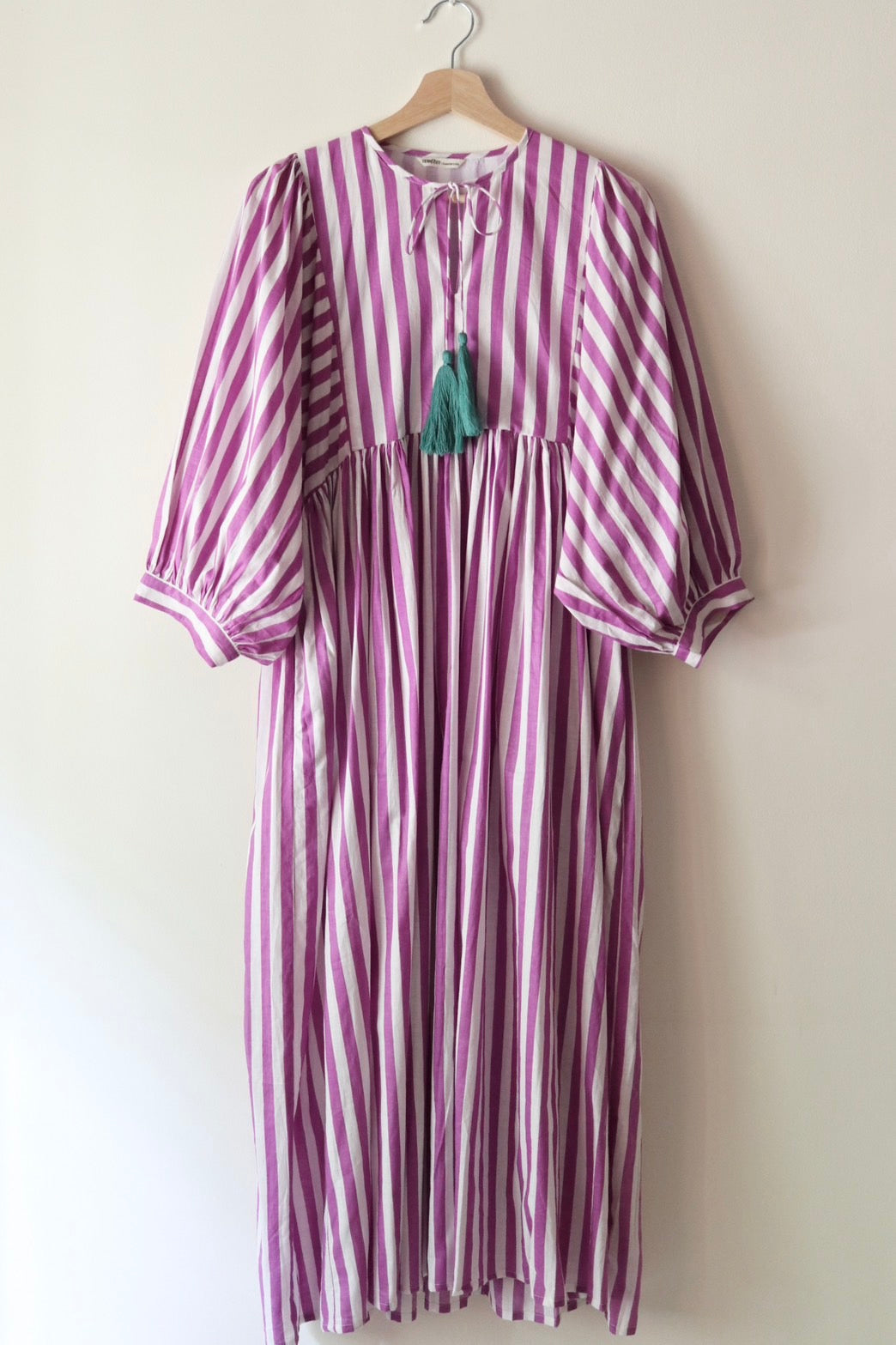 Balloon sleeve dress_ purple