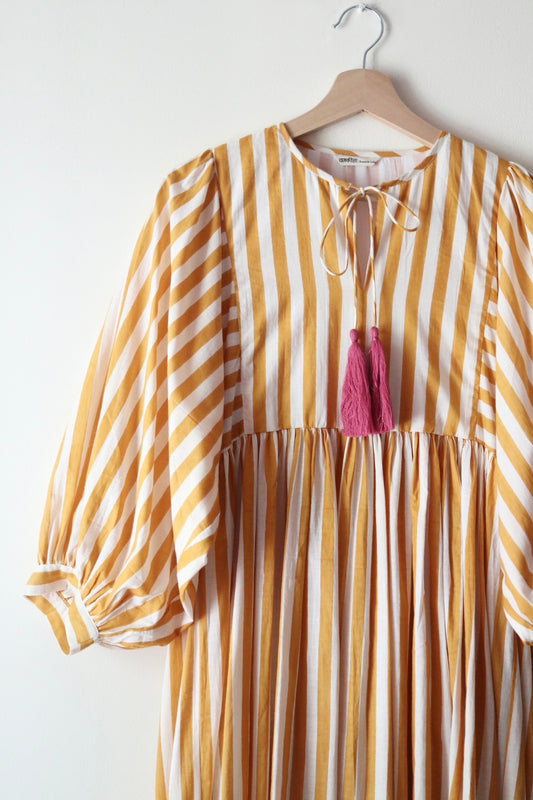 Balloon sleeve dress_ yellow